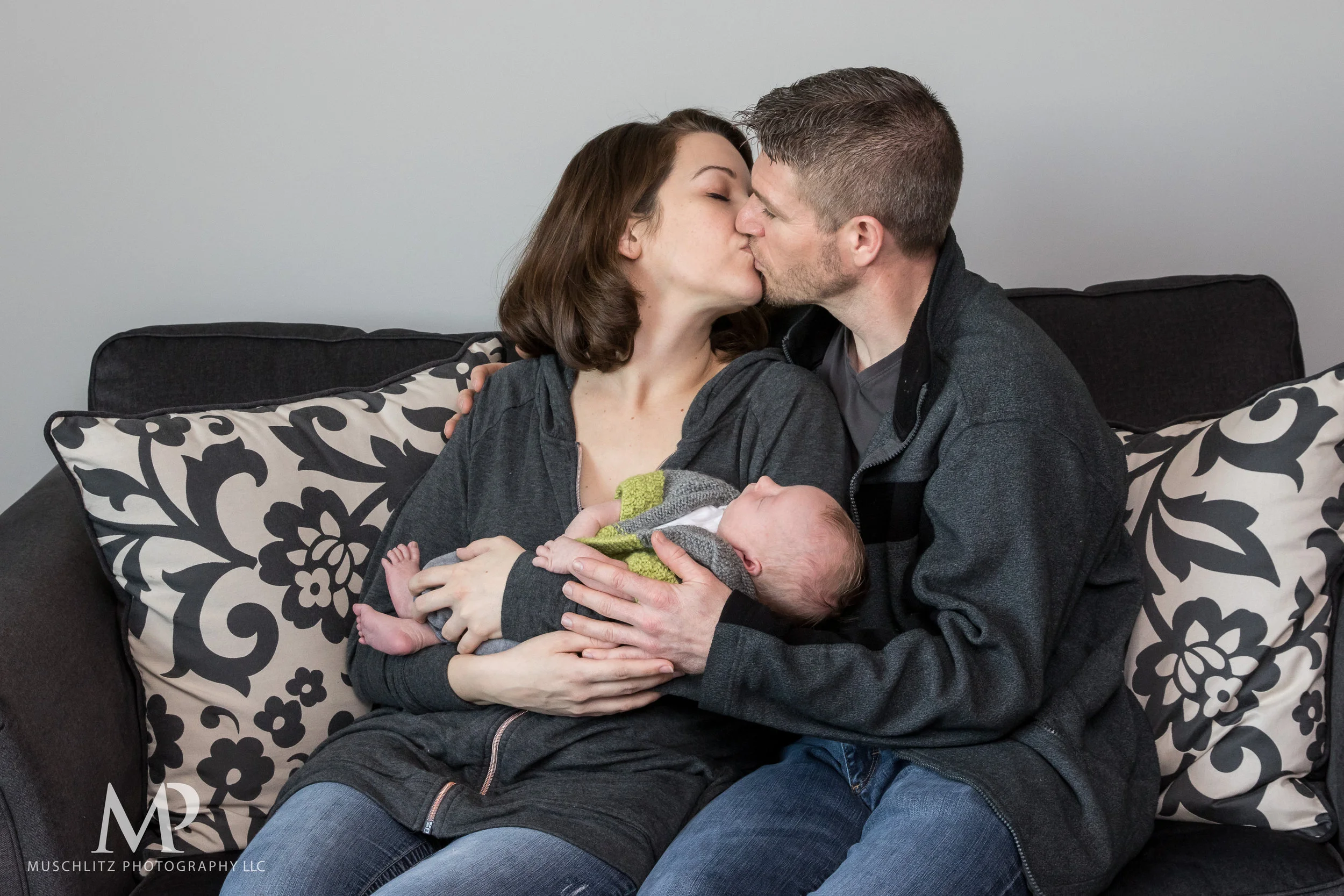 Columbus-Ohio-Newborn-Portrait-Session-Home-087.JPG