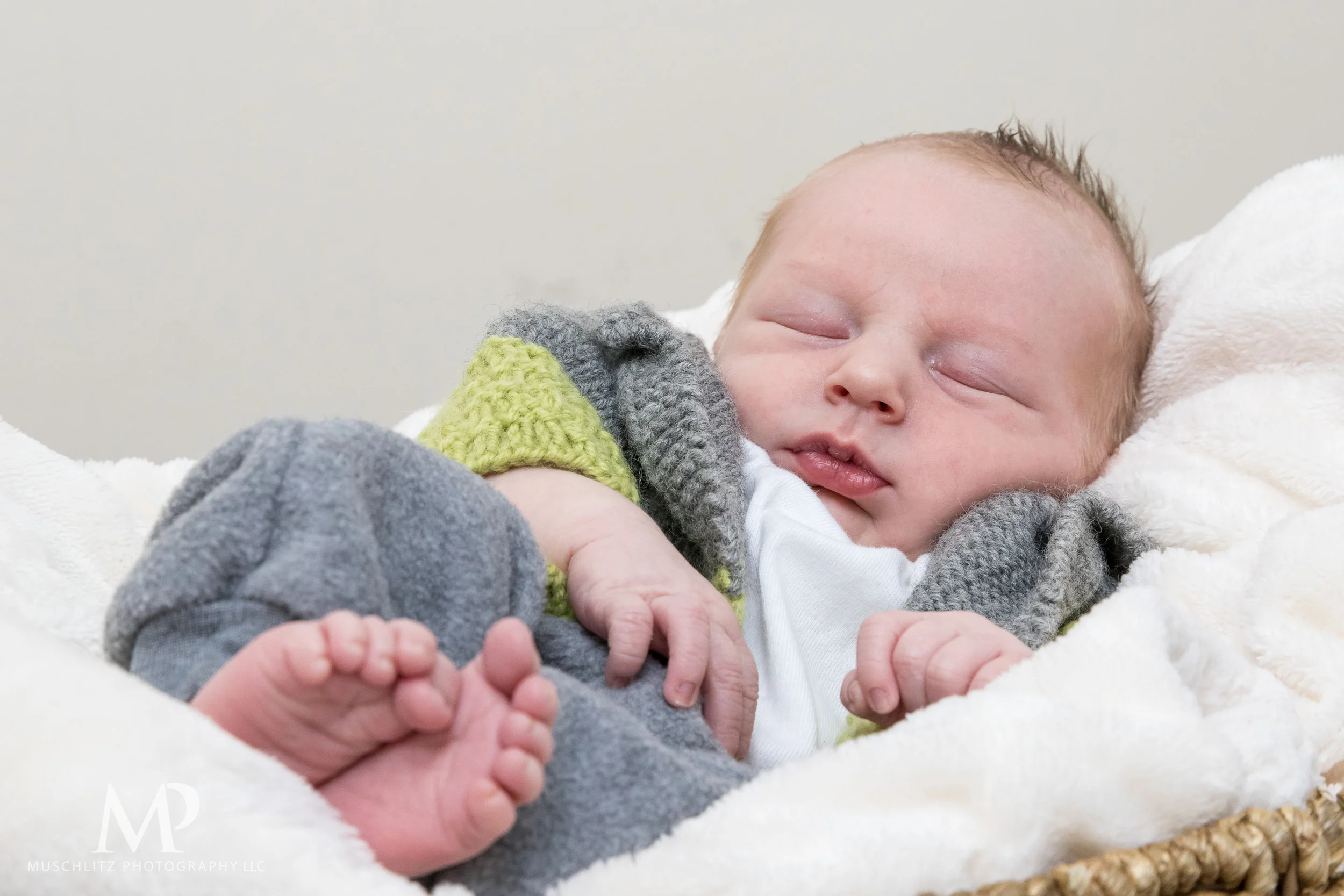 Columbus-Ohio-Newborn-Portrait-Session-Home-092.JPG