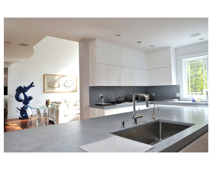 Belair Livingstone, NJ, colored concrete countertop and custom backsplash