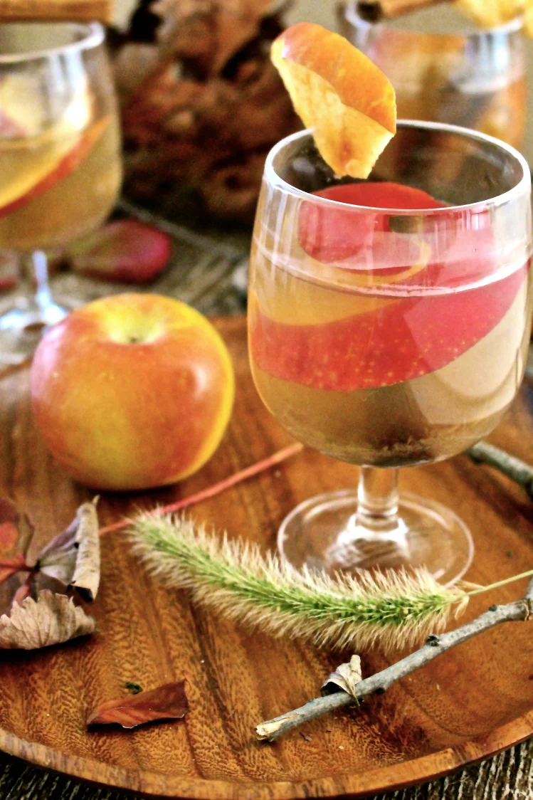 Homemade Apple Cider with Honey