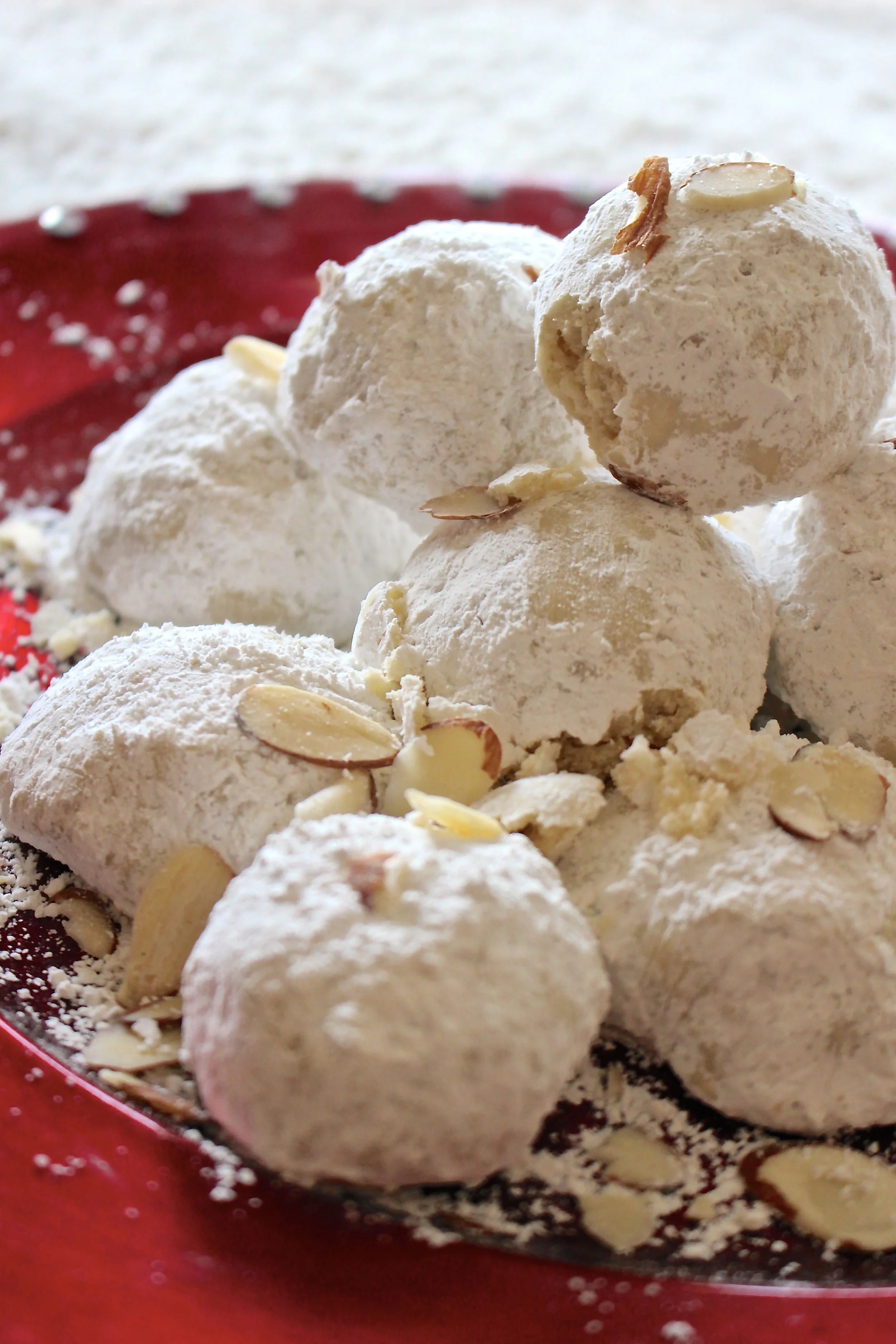 Almond Melt-Away Snowball Cookies