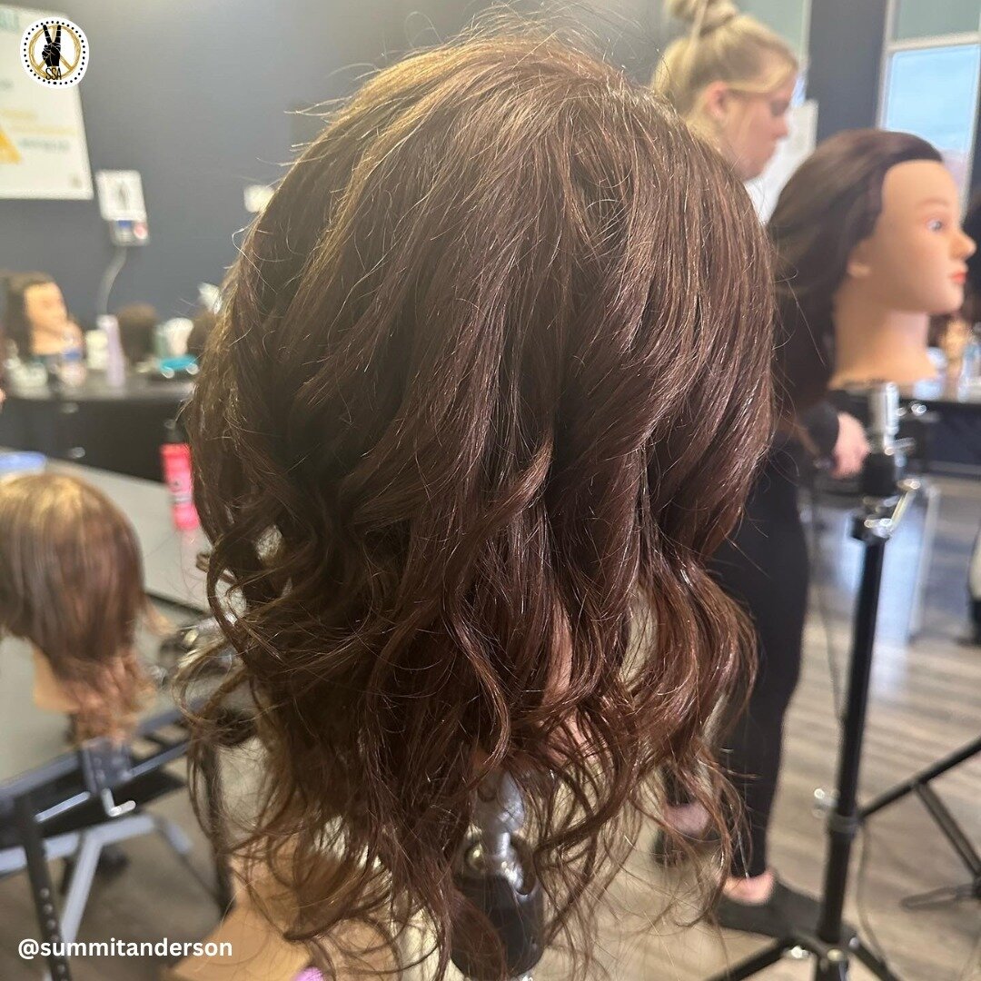 @strands.of.luv is practicing how to use the marcel:
&ldquo;&hellip;and this is my curls with the marcel&rdquo; ❤️
.️
. 
.
#hairstyle #hair #haircut #haircolor #hairstyles #hairstylist #beauty #fashion #makeup #style #barbershop #barber #hairdresser 