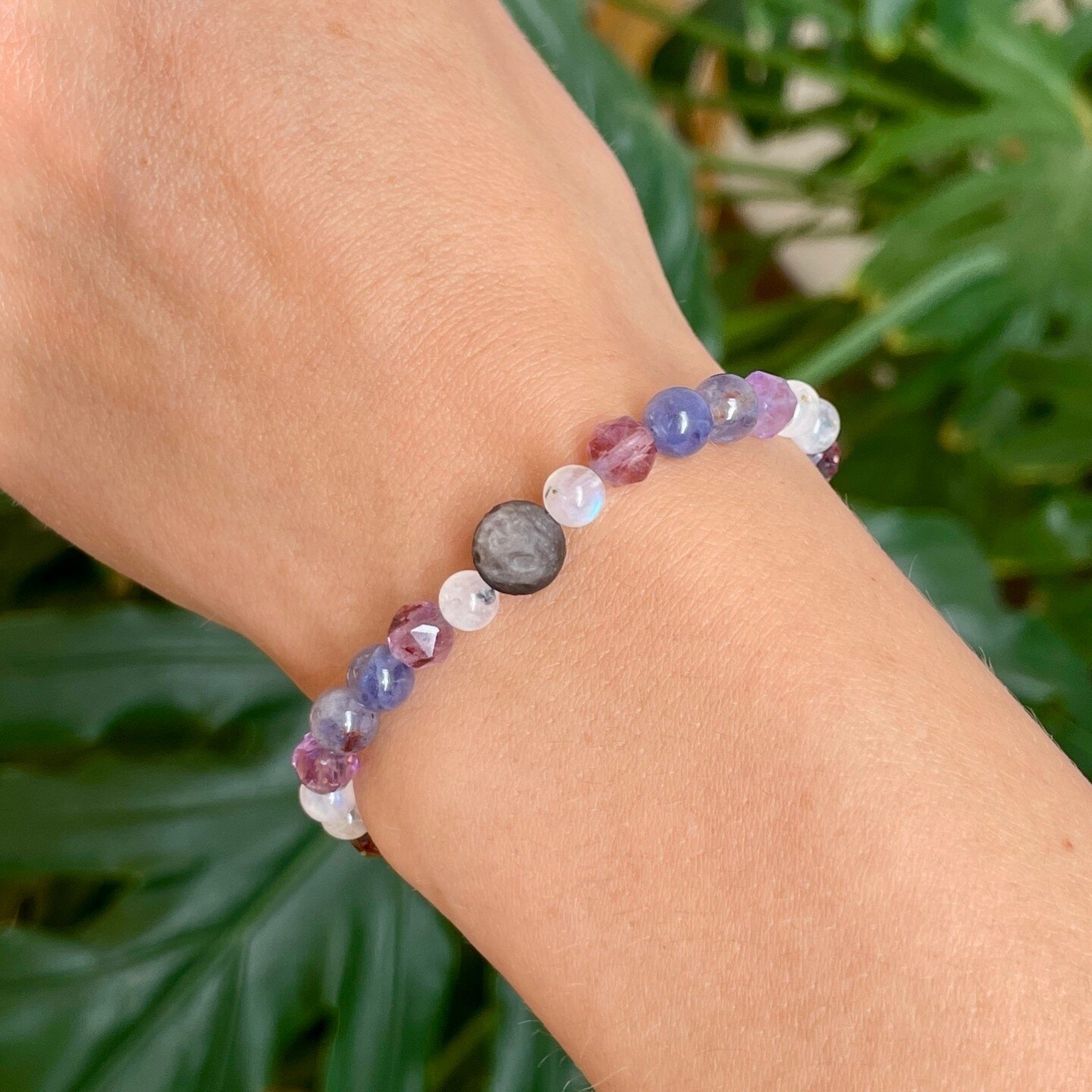 SOLAR ECLIPSE BRACELET

The Total Solar Eclipse in Aries invites us to initiate with the power of an amplified New Moon. 

Set an intention with crystals intentionally chosen to empower you during the eclipse. Receive the bracelet &amp; card with pur