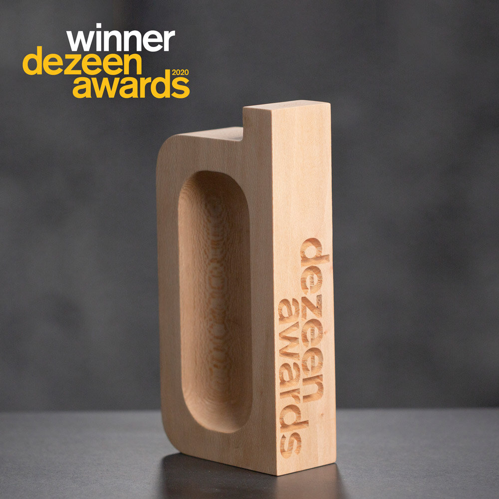 DEZ-Awards-2020_Winners_trophy.jpg