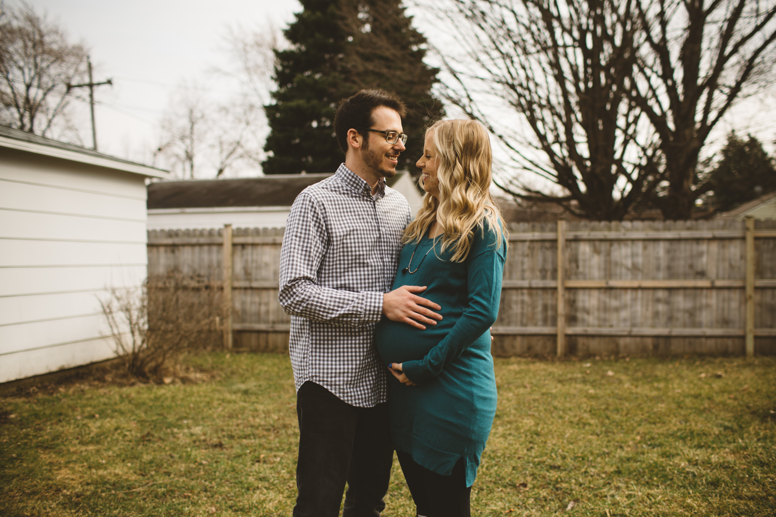 outdoor maternity session