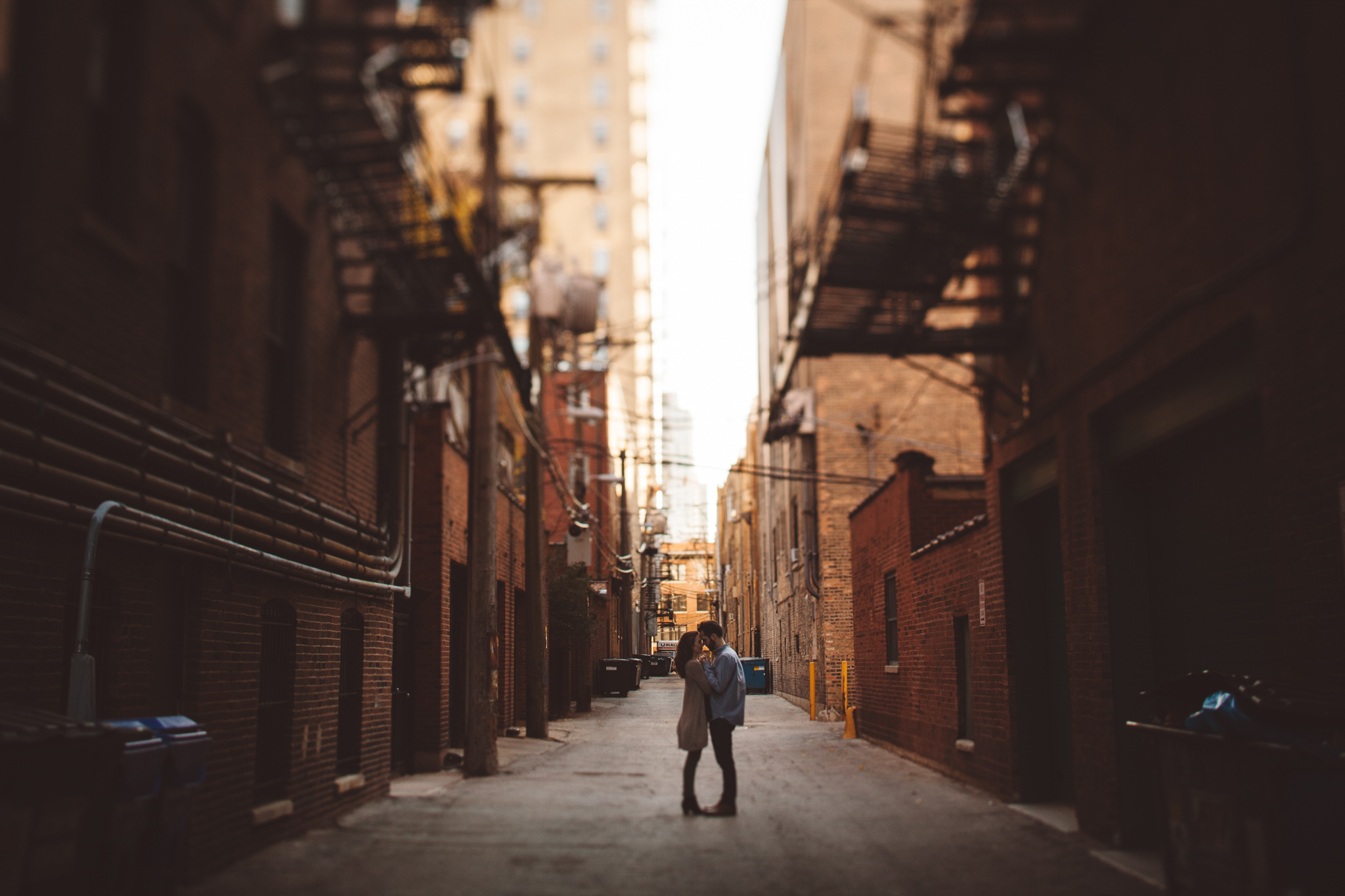 streets of chicago engagement session