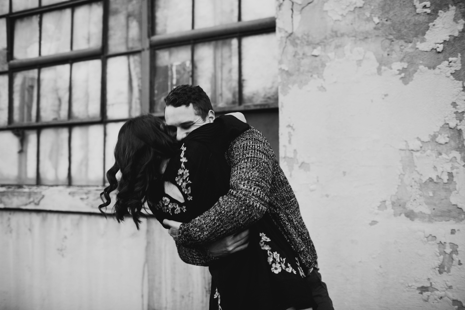 urban downtown engagement photographer