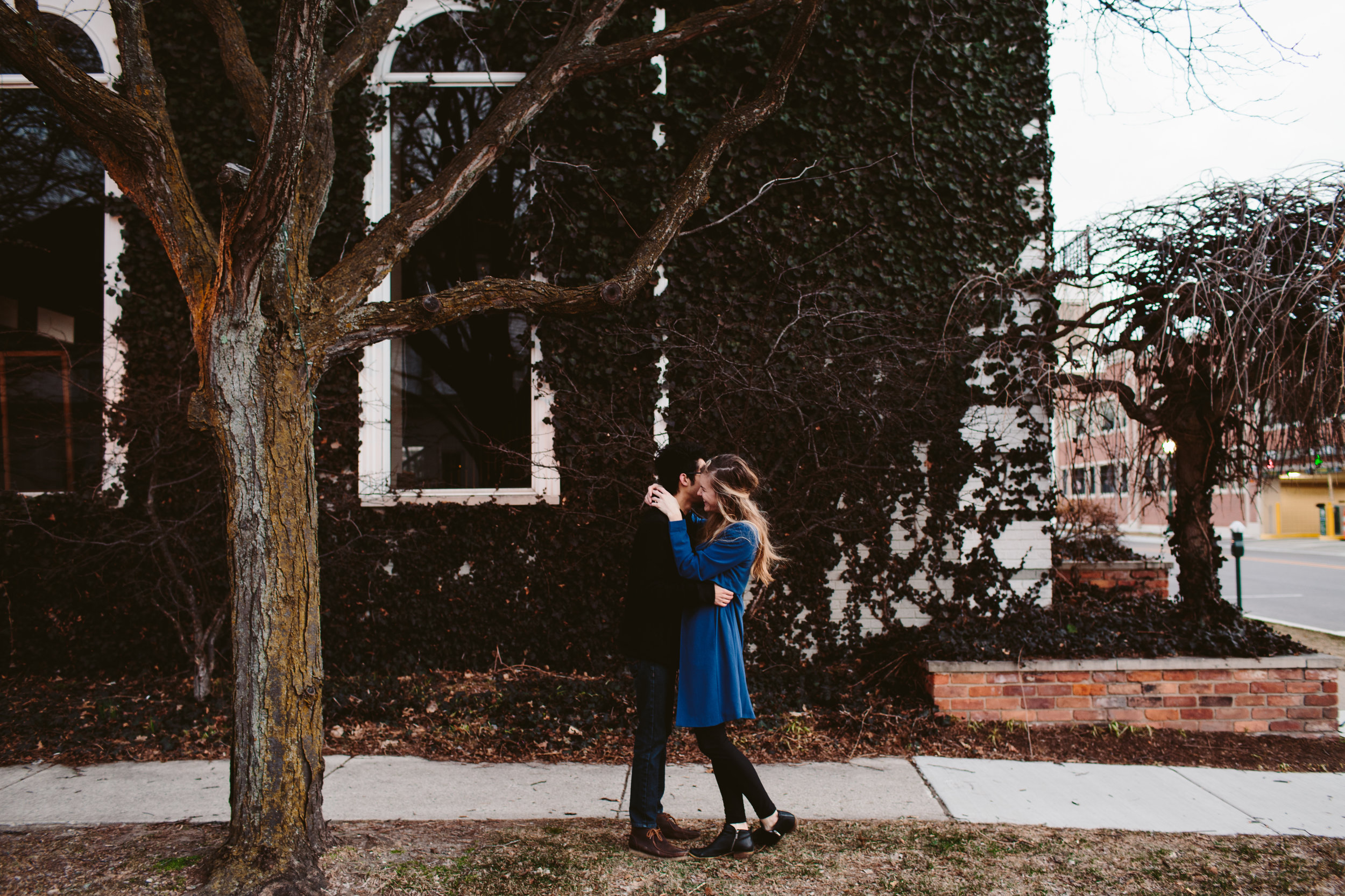  intimate downtown detroit engagement session 