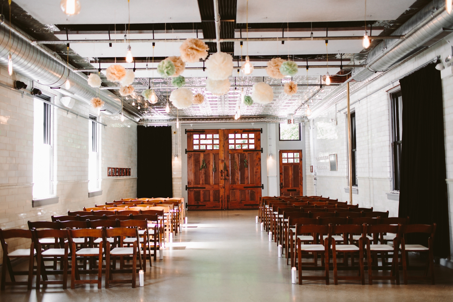 inside firehouse chicago wedding ceremony