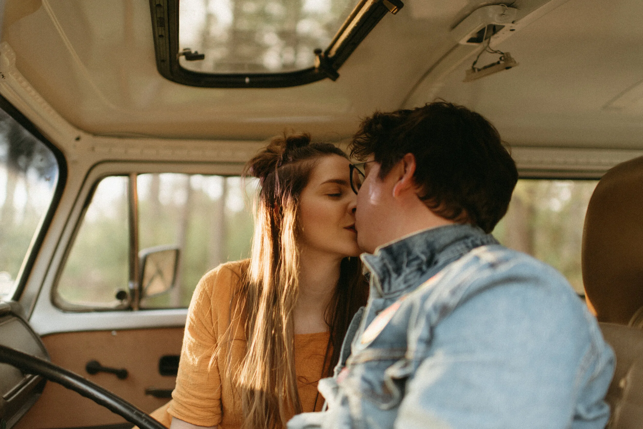 5 Best tips for what you should wear to an engagement session