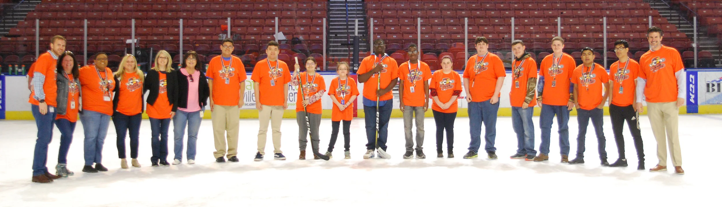 201904191201897102_Swamp Rabbits - Group Photo_CC.jpg
