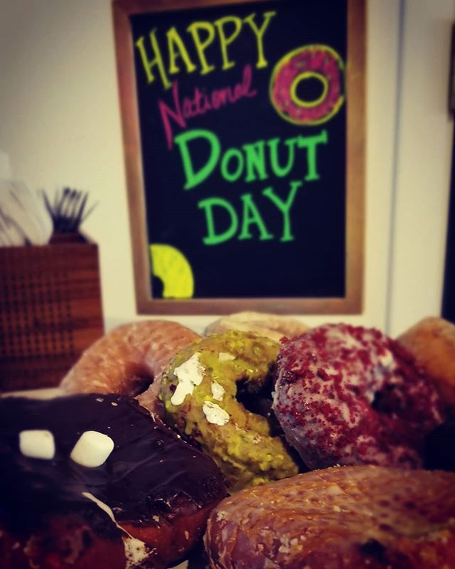 Happy Donut day! I might've coerced Chelsea into getting them cuz there's never a day I don't want donuts! #donuts #timetoeatthedonuts #stans #stansdonuts #stansdonutschicago #production #craftservice #nationaldonutday #nationaldonutday🍩 #feedme
