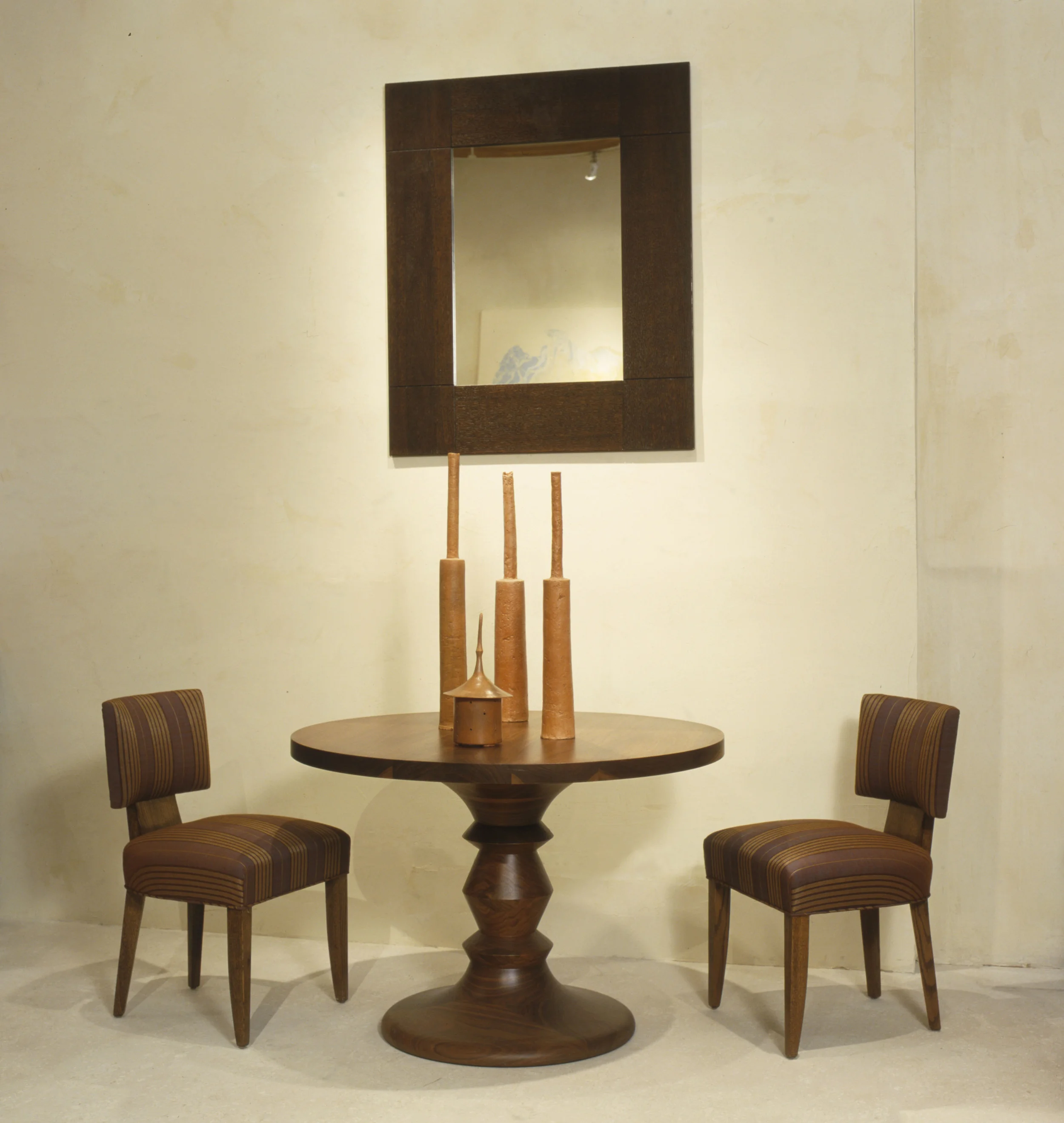 tablechairs2ret.jpg