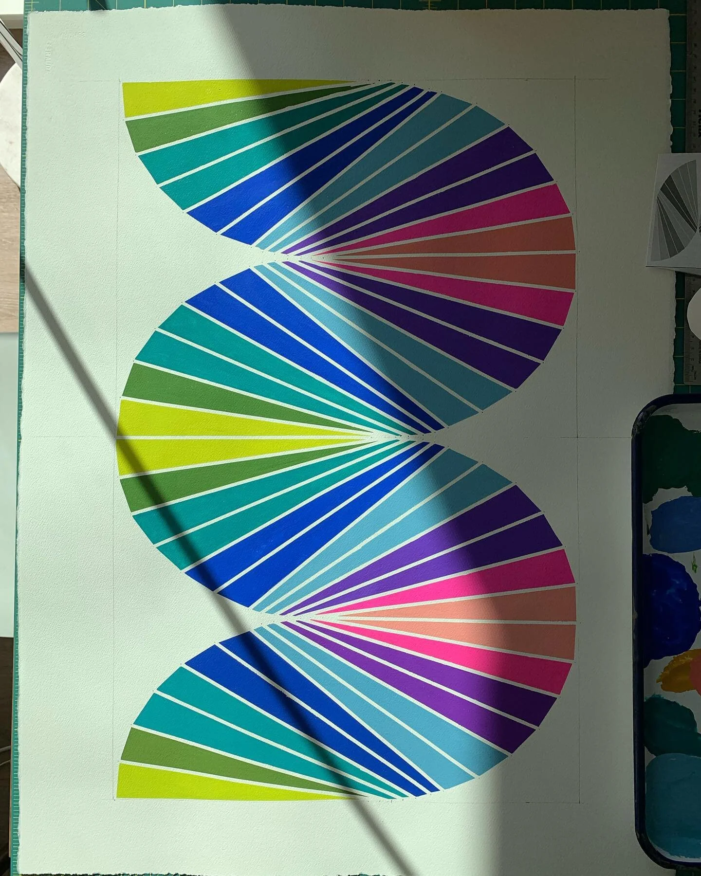Today&rsquo;s palette is slightly unhinged😅 This is a painted oloid net derived from the sculpture in the second picture.