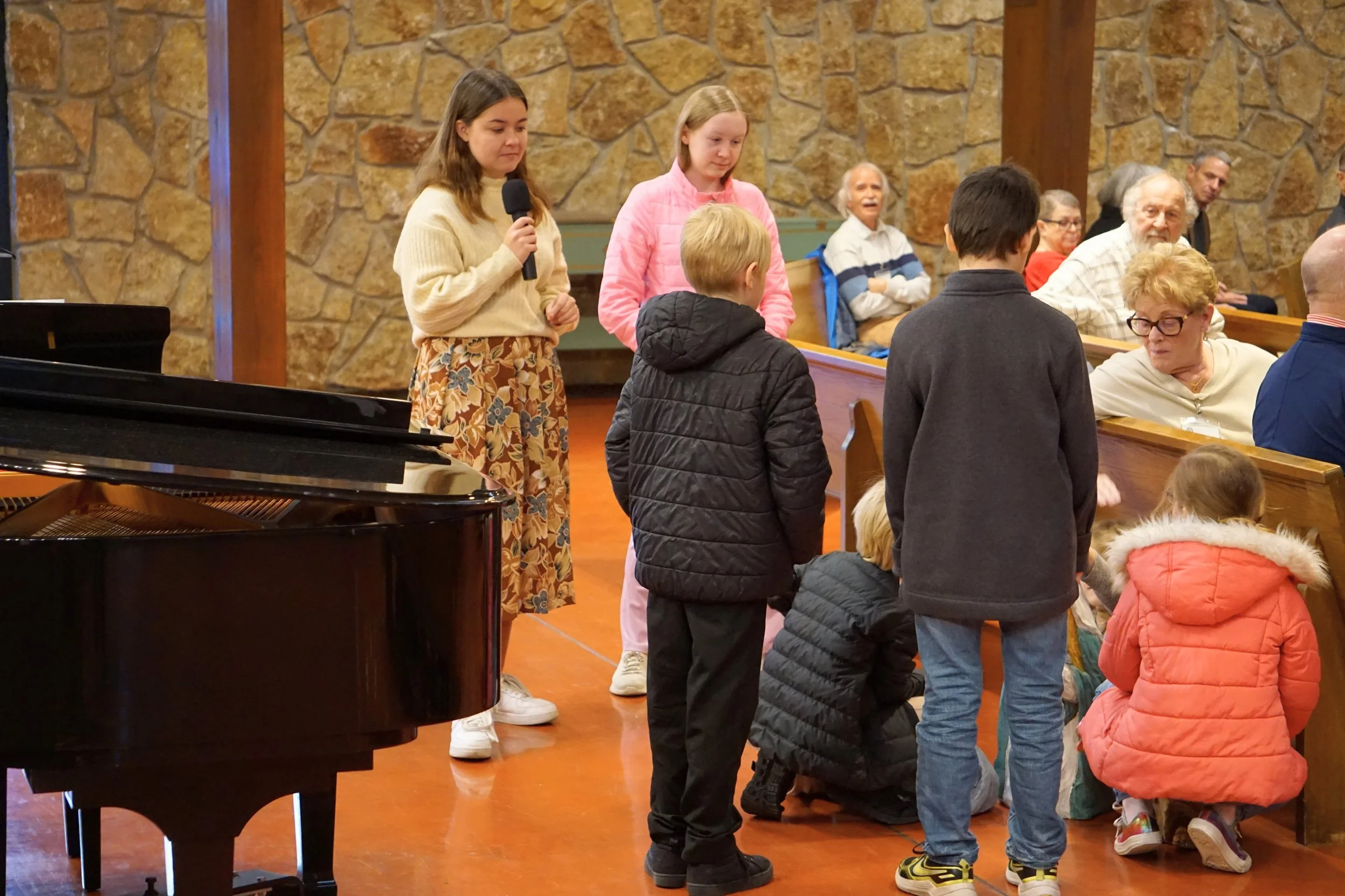 Children move Mary &amp; Joseph closer to Bethlehem