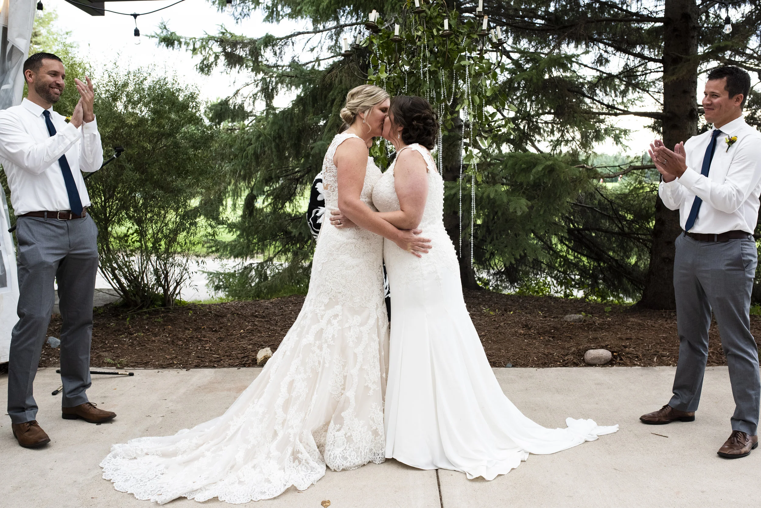 Breezy Point Resort Wedding, Minnesota | Photography by Melissa Hesse | Rivets & Roses
