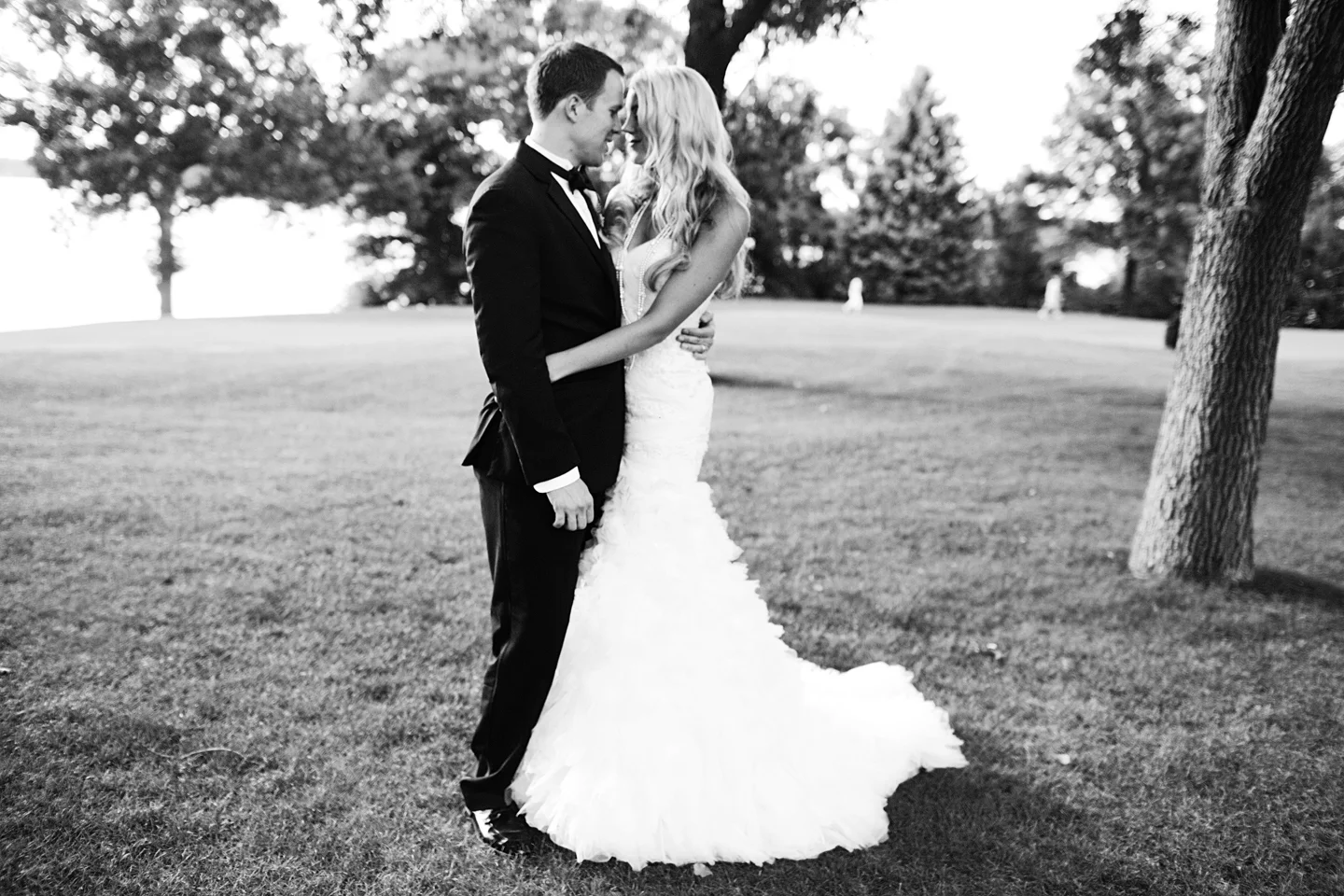 Lake Minnetonka Wedding | Wedding Photographer Eliesa Johnson of Photogen Inc. | Based in Minneapolis, MN