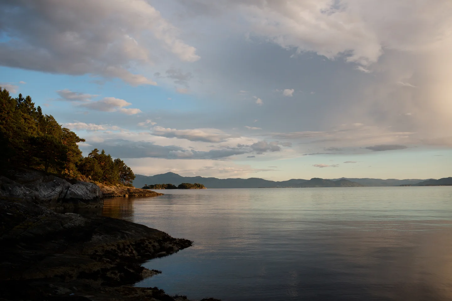 Norway Wedding | Destination Wedding Photographer Eliesa Johnson of Photogen Inc. | Based in Minneapolis, Minnesota