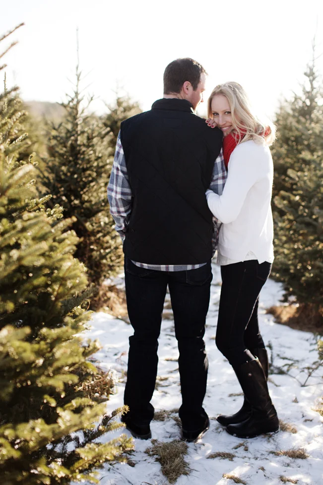 Krueger_Tree_Farm_Engagement_ShampBlog_0008