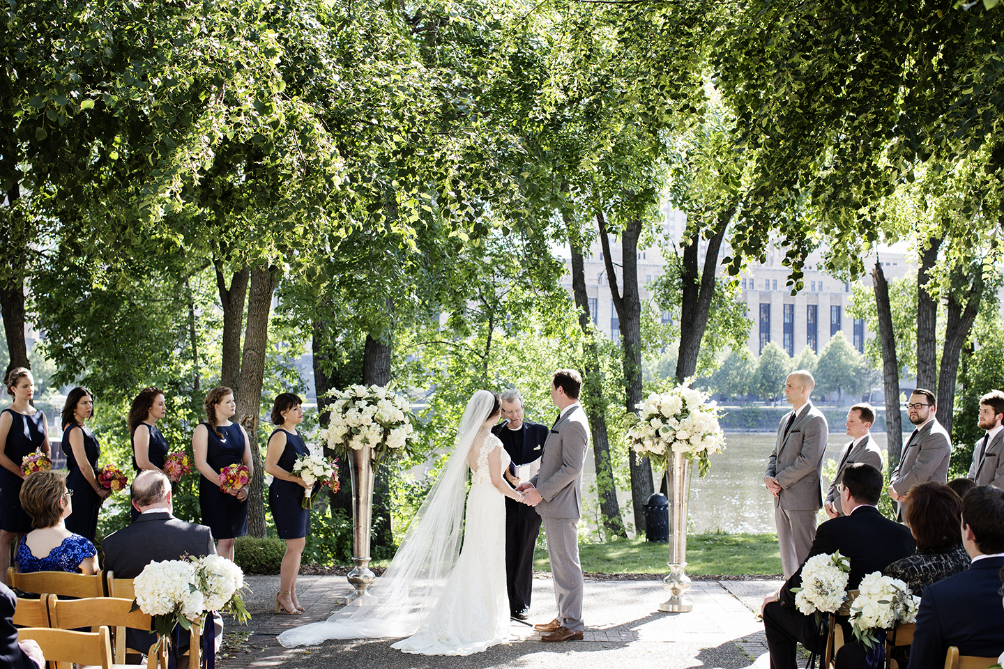 Nicollet Island Pavilion Wedding Photos | Wedding Photographer | Photography by Photogen Inc. | Eliesa Johnson | Minneapolis, Minnesota