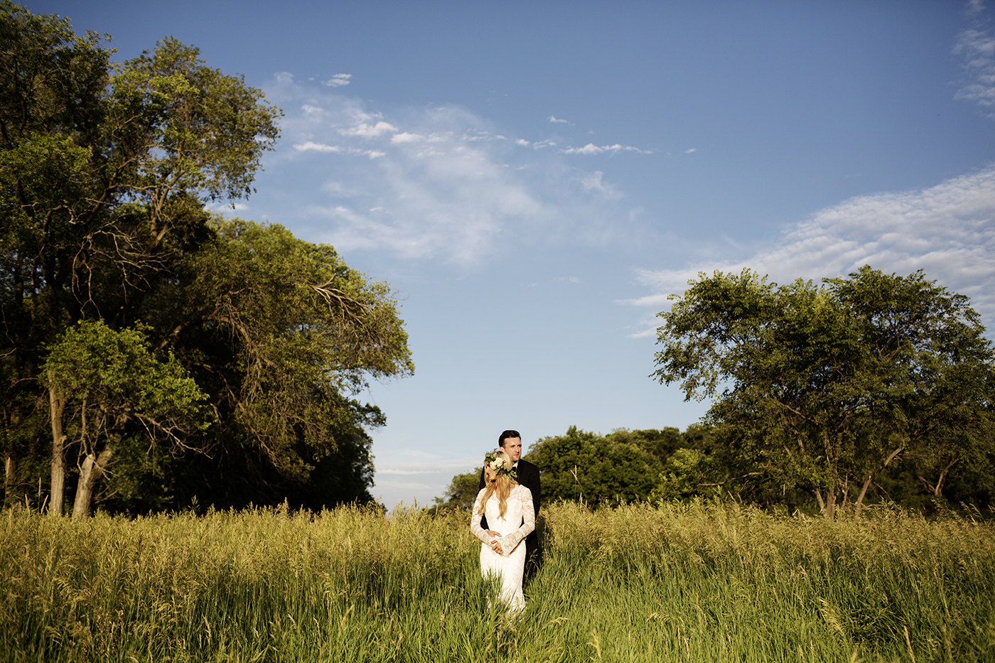 Buffalo MN Barn Wedding | Wedding Photographer | Photos by Photogen Inc. | Eliesa Johnson | Based in Minneapolis, Minnesota