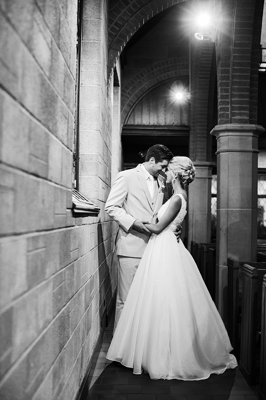 Diamond Lake Lutheran Church Wedding | Minneapolis Wedding Photographer | Photos by Photogen Inc. | Eliesa Johnson