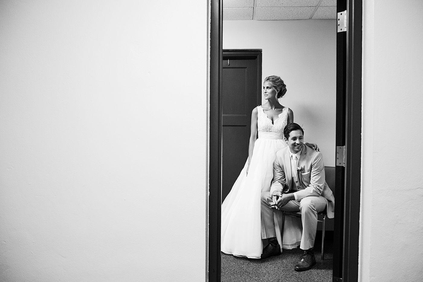 Diamond Lake Lutheran Church Wedding | Minneapolis Wedding Photographer | Photos by Photogen Inc. | Eliesa Johnson
