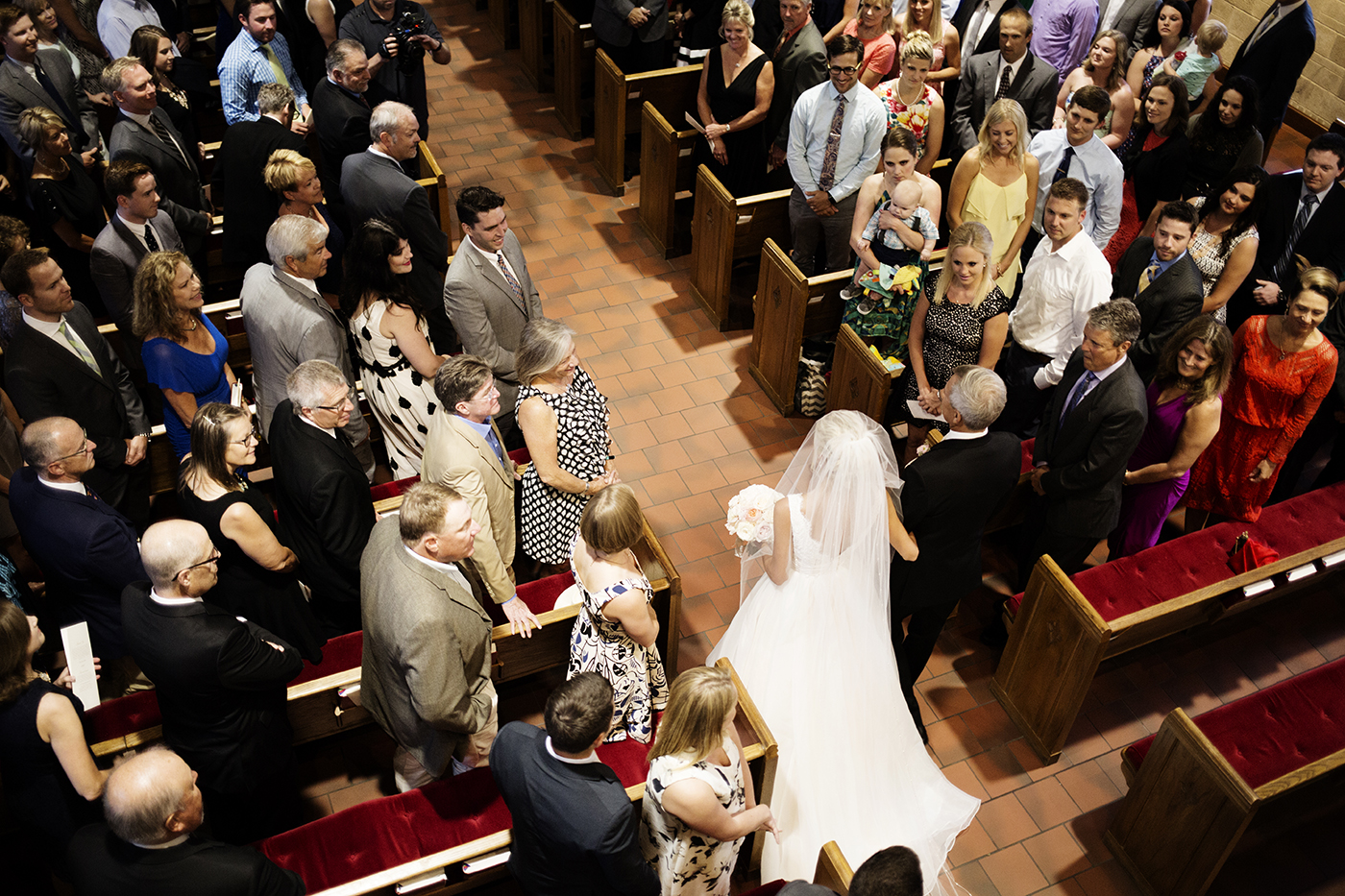 Diamond Lake Lutheran Church Wedding | Minneapolis Wedding Photographer | Photos by Photogen Inc. | Eliesa Johnson