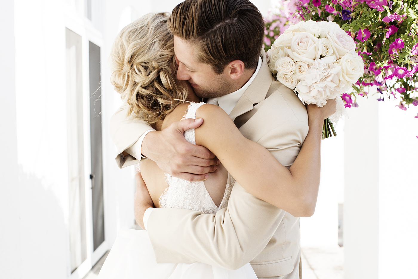 Lafayette Club Wedding Minnetonka Beach | Minneapolis Wedding Photographer | Photos by Photogen Inc. | Eliesa Johnson