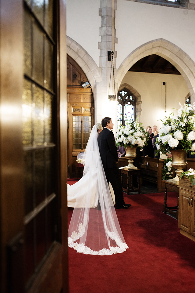 St. Paul's Episcopal Church Duluth | Wedding Photographer | Photogen Inc. | Eliesa Johnson | Based in Minneapolis, Minnesota