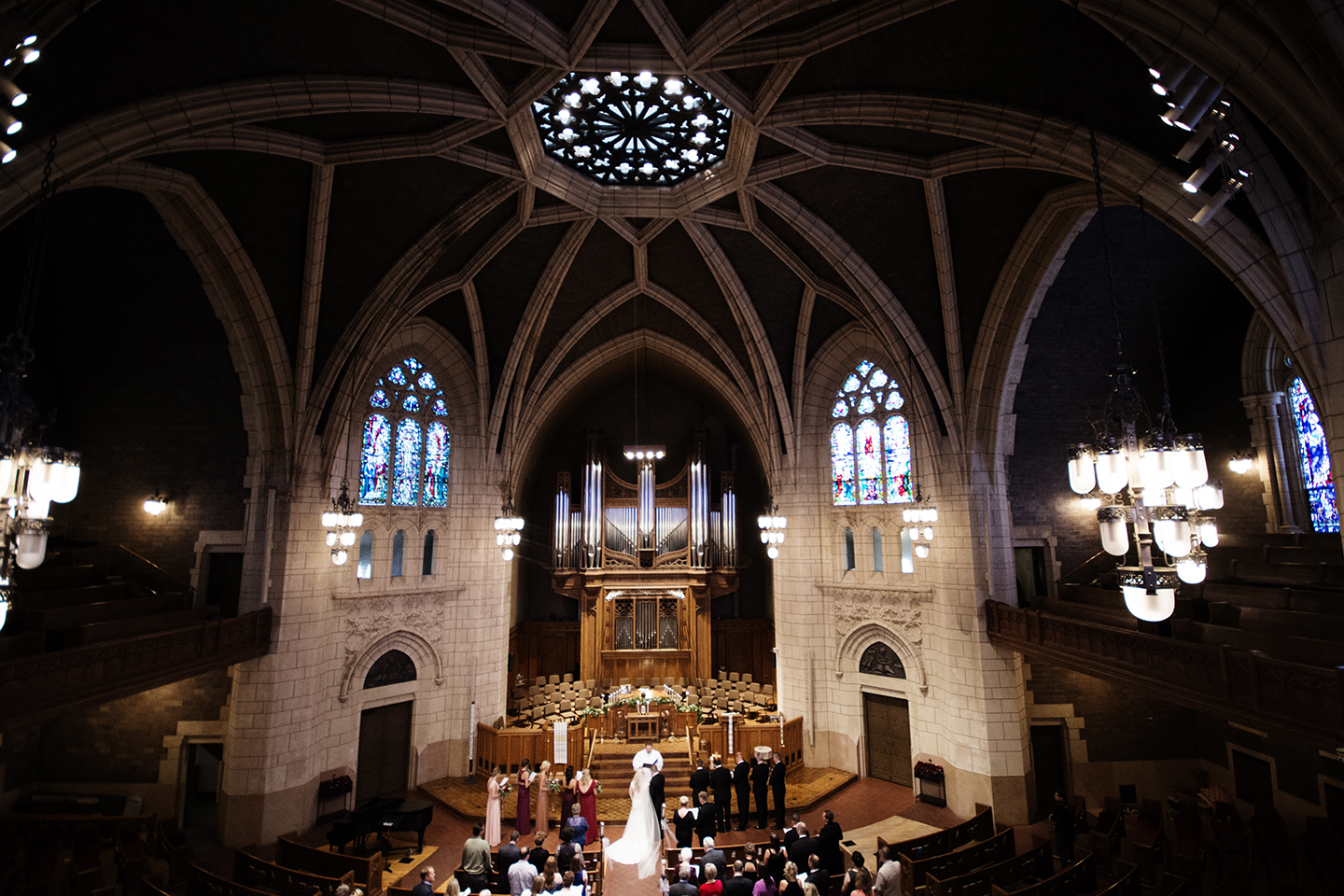 Hennepin Ave. United Methodist Church Wedding | Photography by Photogen Inc. | Eliesa Johnson | Based in Minneapolis, Minnesota