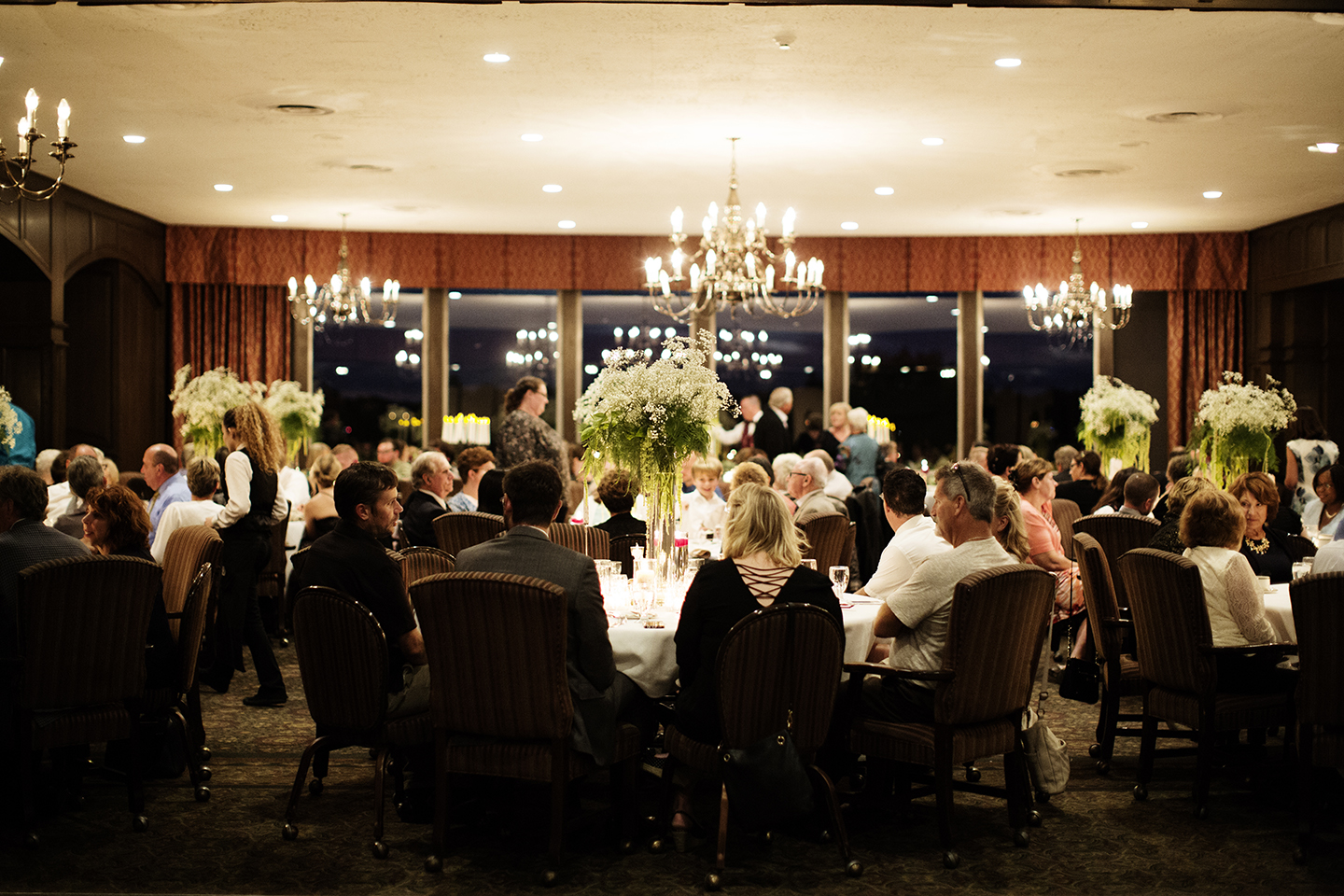 Town &amp; Country Club Wedding Reception | Photography by Photogen Inc. | Eliesa Johnson | Based in Minneapolis, Minnesota