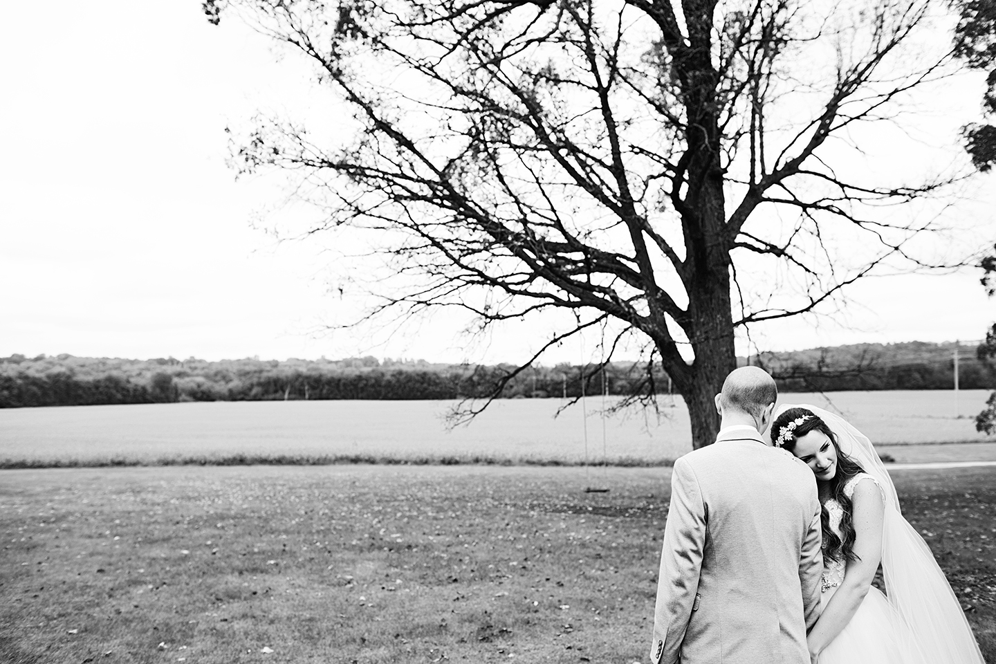 Rustic Barn Wedding Photos Mayowood Stone Barn Rochester, MN | Photography by Photogen Inc. | Eliesa Johnson | Based in Minneapolis, Minnesota