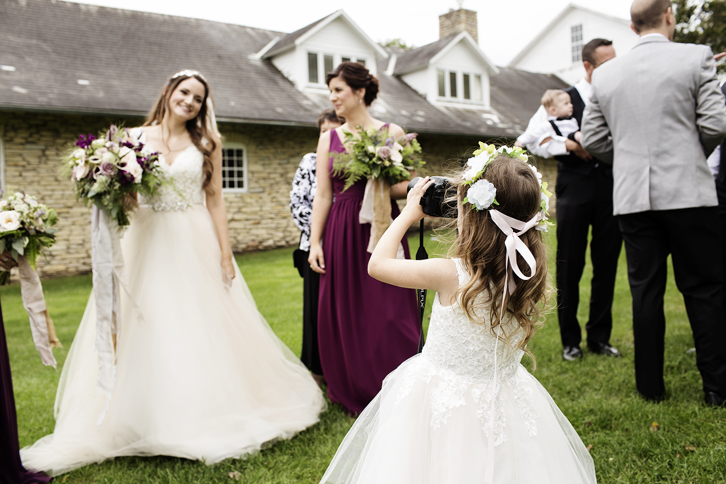 Rustic Barn Wedding Photos Mayowood Stone Barn Rochester, MN | Photography by Photogen Inc. | Eliesa Johnson | Based in Minneapolis, Minnesota