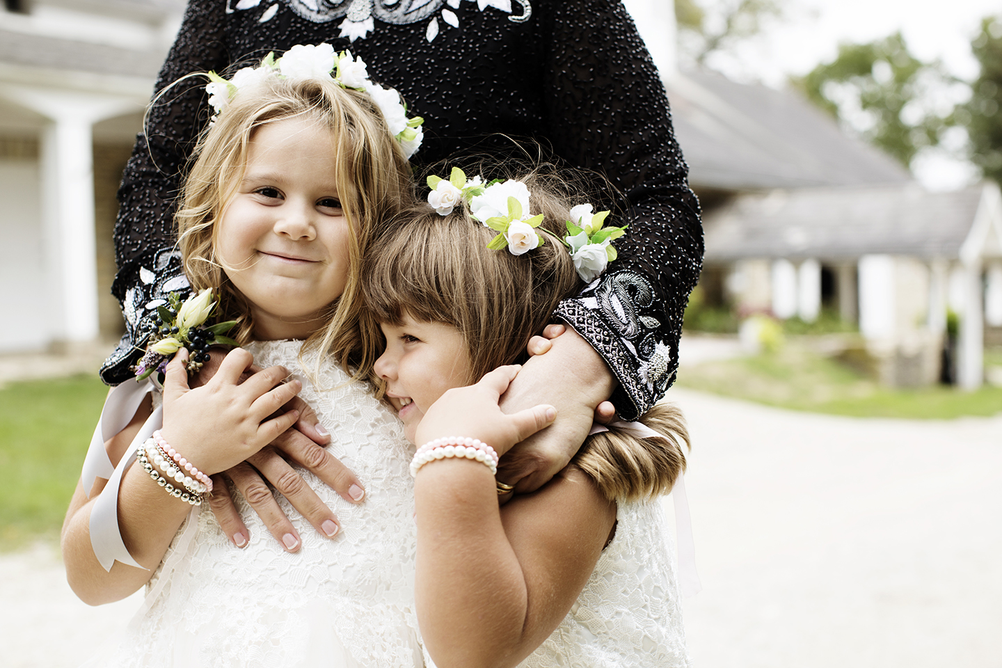 Rustic Barn Wedding Photos Mayowood Stone Barn Rochester, MN | Photography by Photogen Inc. | Eliesa Johnson | Based in Minneapolis, Minnesota