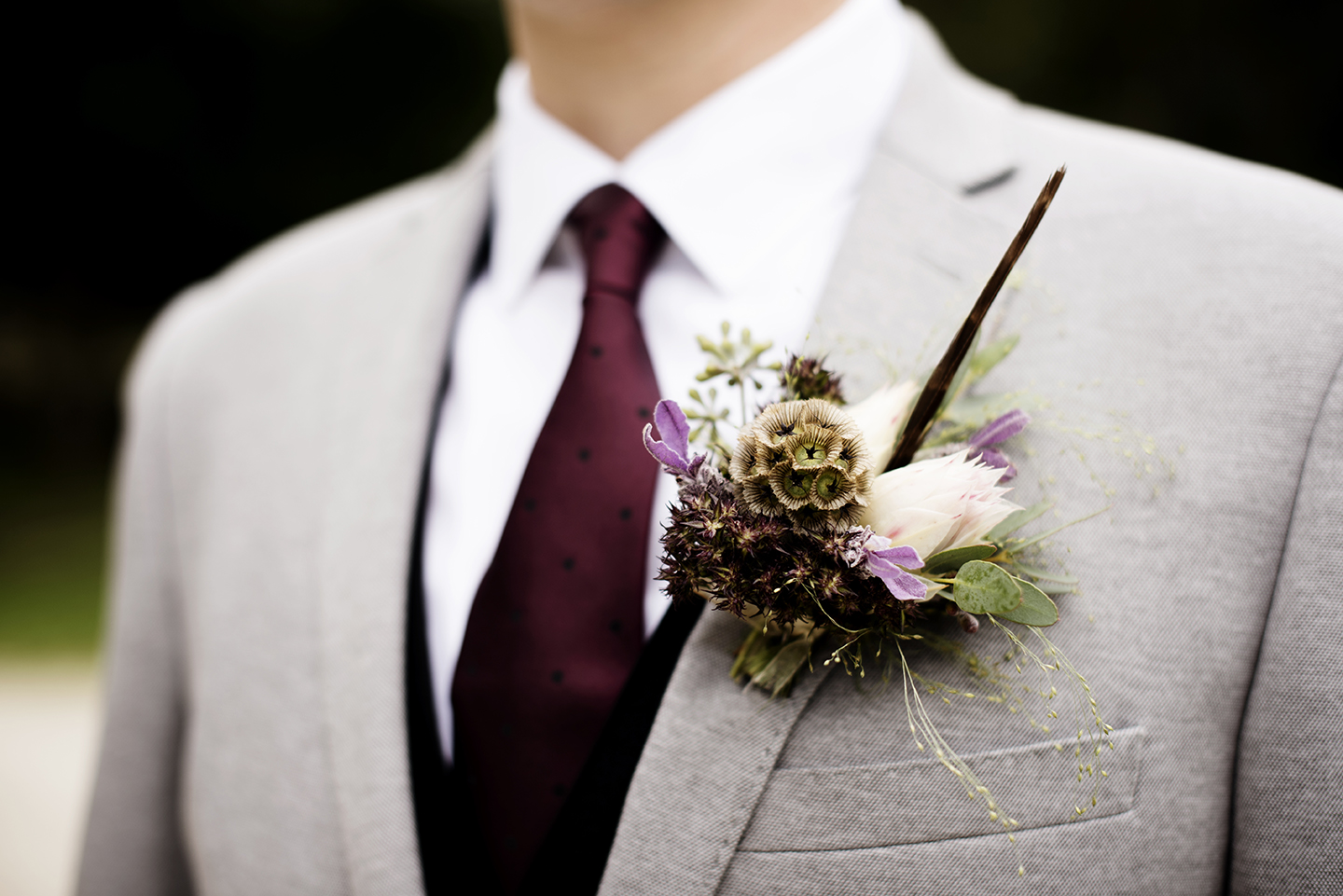 Rustic Barn Wedding Photos Mayowood Stone Barn Rochester, MN | Photography by Photogen Inc. | Eliesa Johnson | Based in Minneapolis, Minnesota