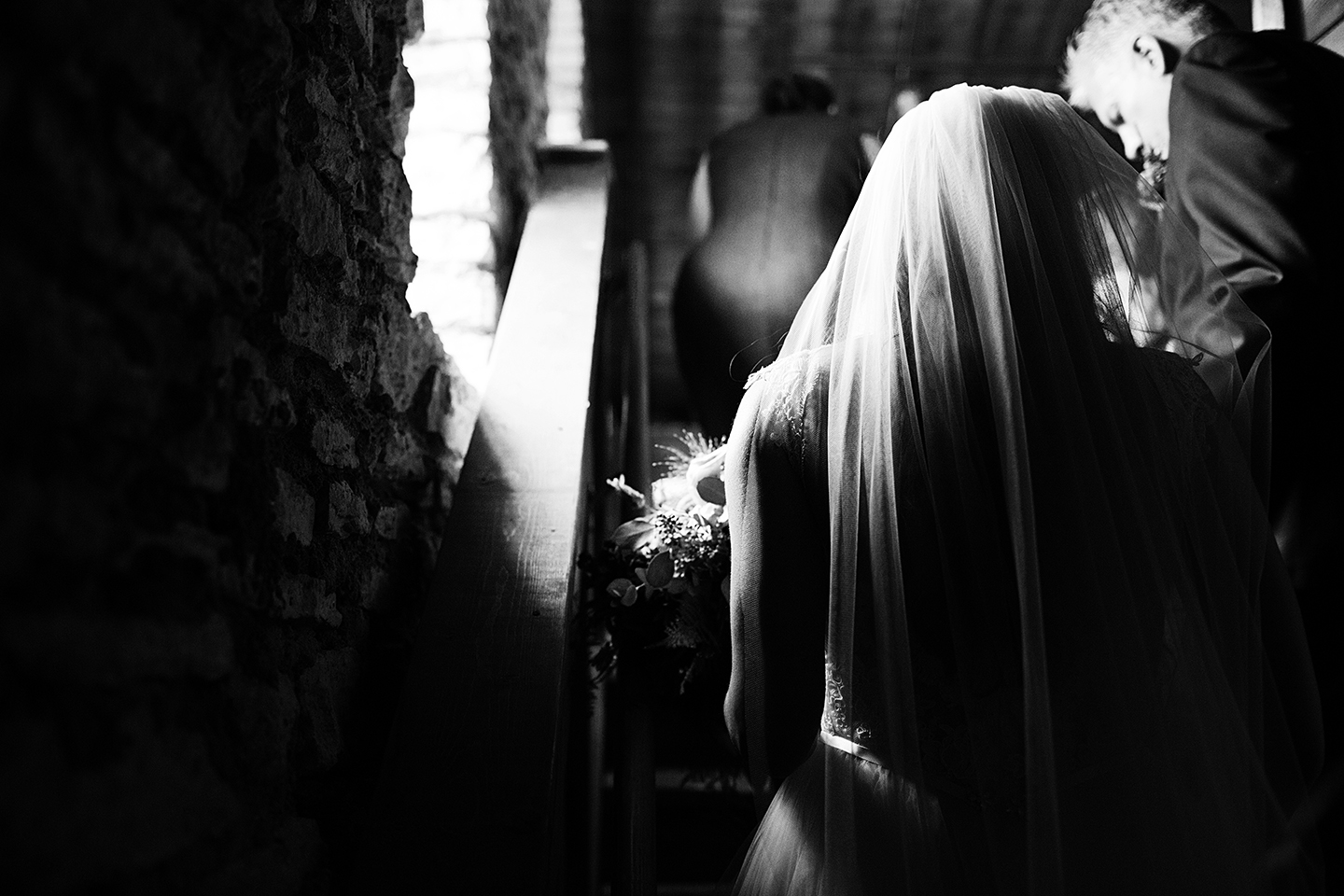 Rustic Barn Wedding Photos Mayowood Stone Barn Rochester, MN | Photography by Photogen Inc. | Eliesa Johnson | Based in Minneapolis, Minnesota