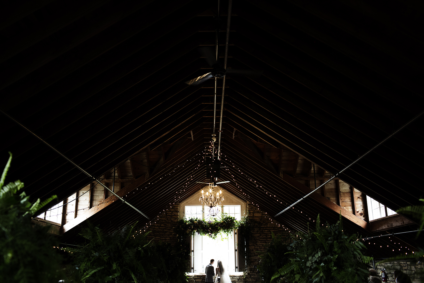 Rustic Barn Wedding Photos Mayowood Stone Barn Rochester, MN | Photography by Photogen Inc. | Eliesa Johnson | Based in Minneapolis, Minnesota