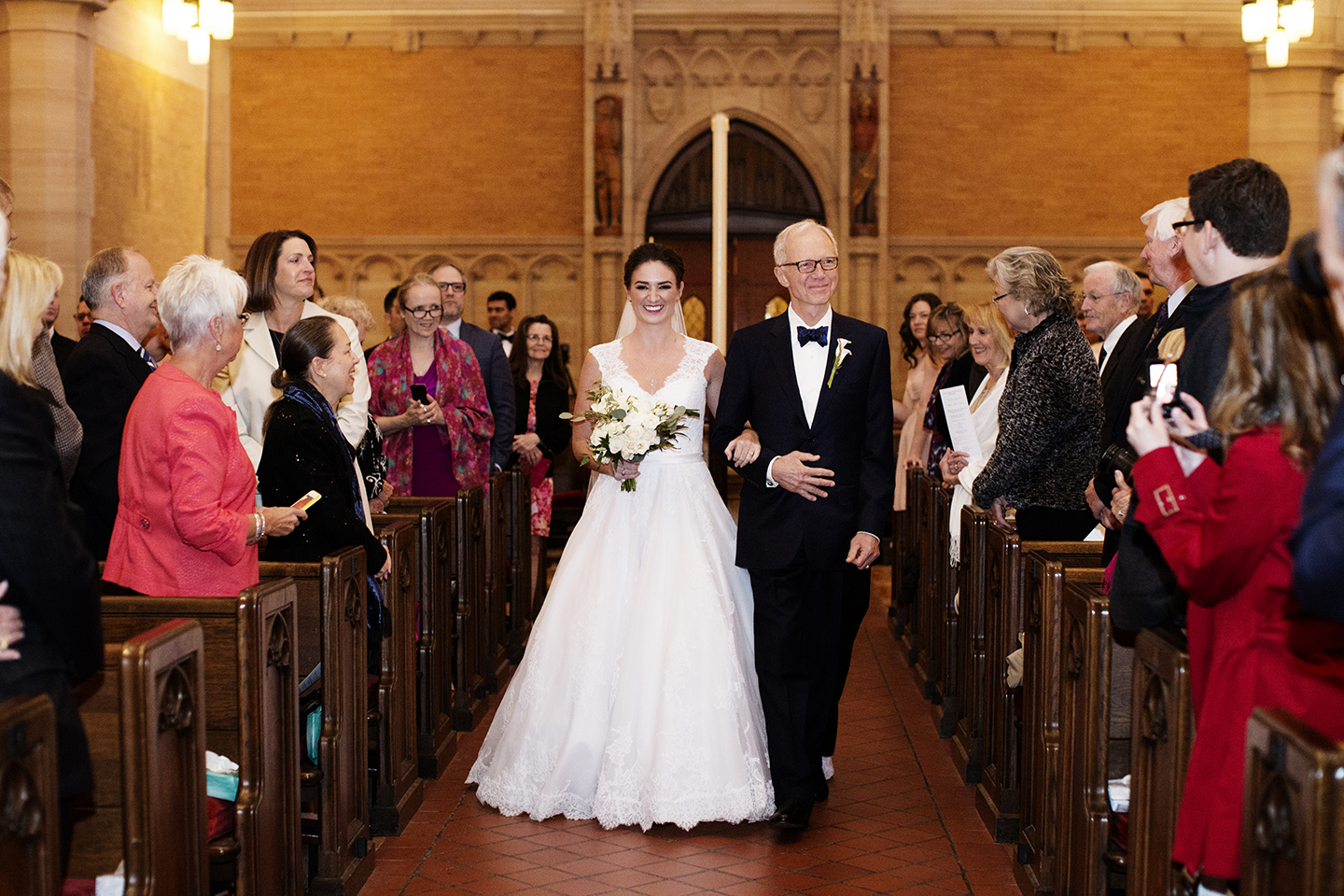 St. Mark's Episcopal Cathedral Wedding Photos | Photography by Photogen Inc. | Eliesa Johnson | Based in Minneapolis, Minnesota