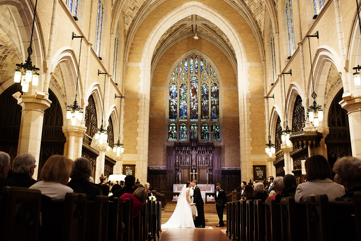 St. Mark's Episcopal Cathedral Wedding Photos | Photography by Photogen Inc. | Eliesa Johnson | Based in Minneapolis, Minnesota