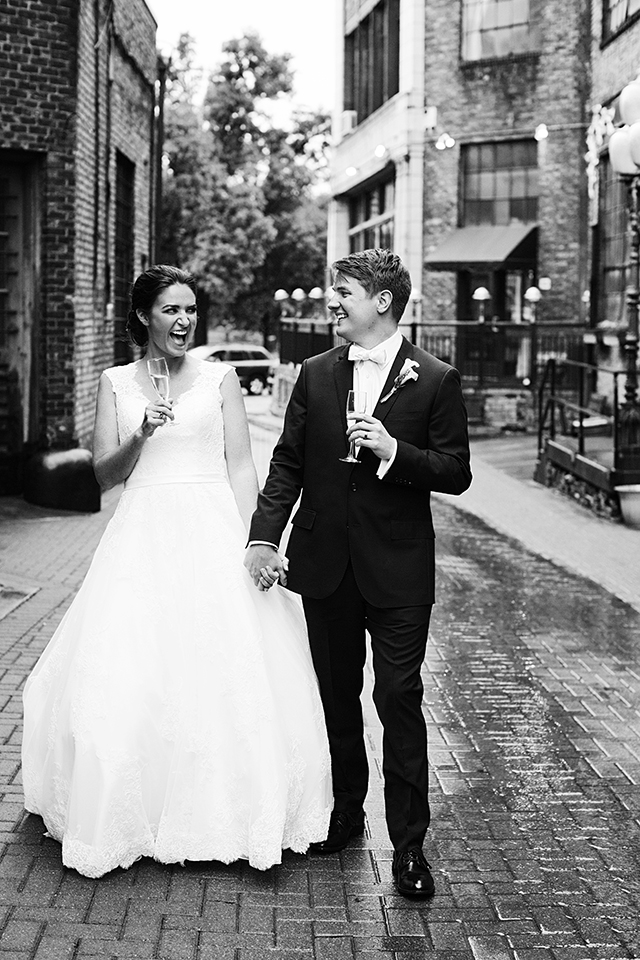 The Loring Social Wedding Photos | Photography by Photogen Inc. | Eliesa Johnson | Based in Minneapolis, Minnesota