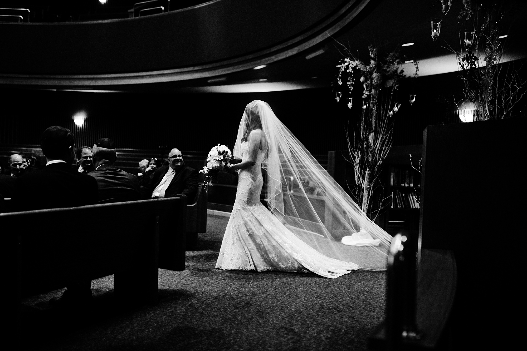 Adath Jeshurun Congregation Wedding Photos | Photography by Photogen Inc. | Eliesa Johnson | Based in Minneapolis, Minnesota