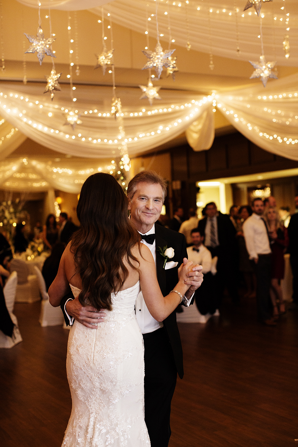 Oak Ridge Country Club Wedding Photos | Photography by Photogen Inc. | Eliesa Johnson | Based in Minneapolis, Minnesota