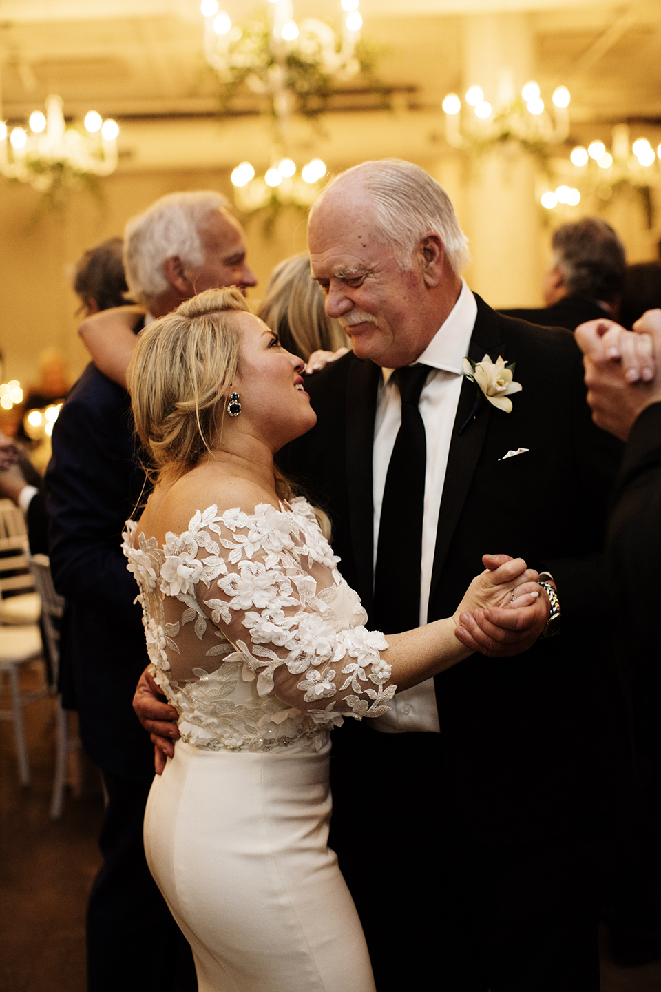 The Loring Social Wedding Photography MN | Photos by Photogen Inc. | Eliesa Johnson | Based in Minneapolis, Minnesota