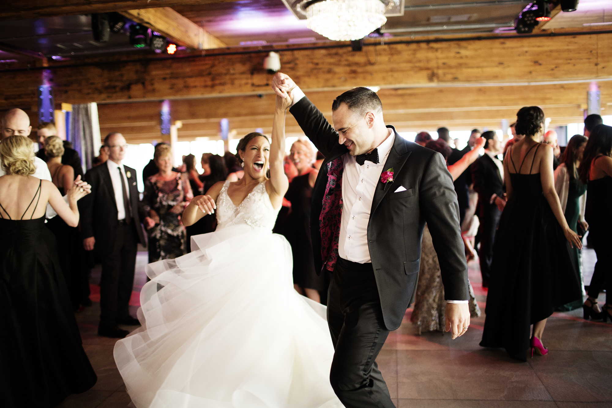 A'bulae Event Center Wedding Photos | Photography by Photogen Inc. | Eliesa Johnson | Based in Minneapolis, Minnesota