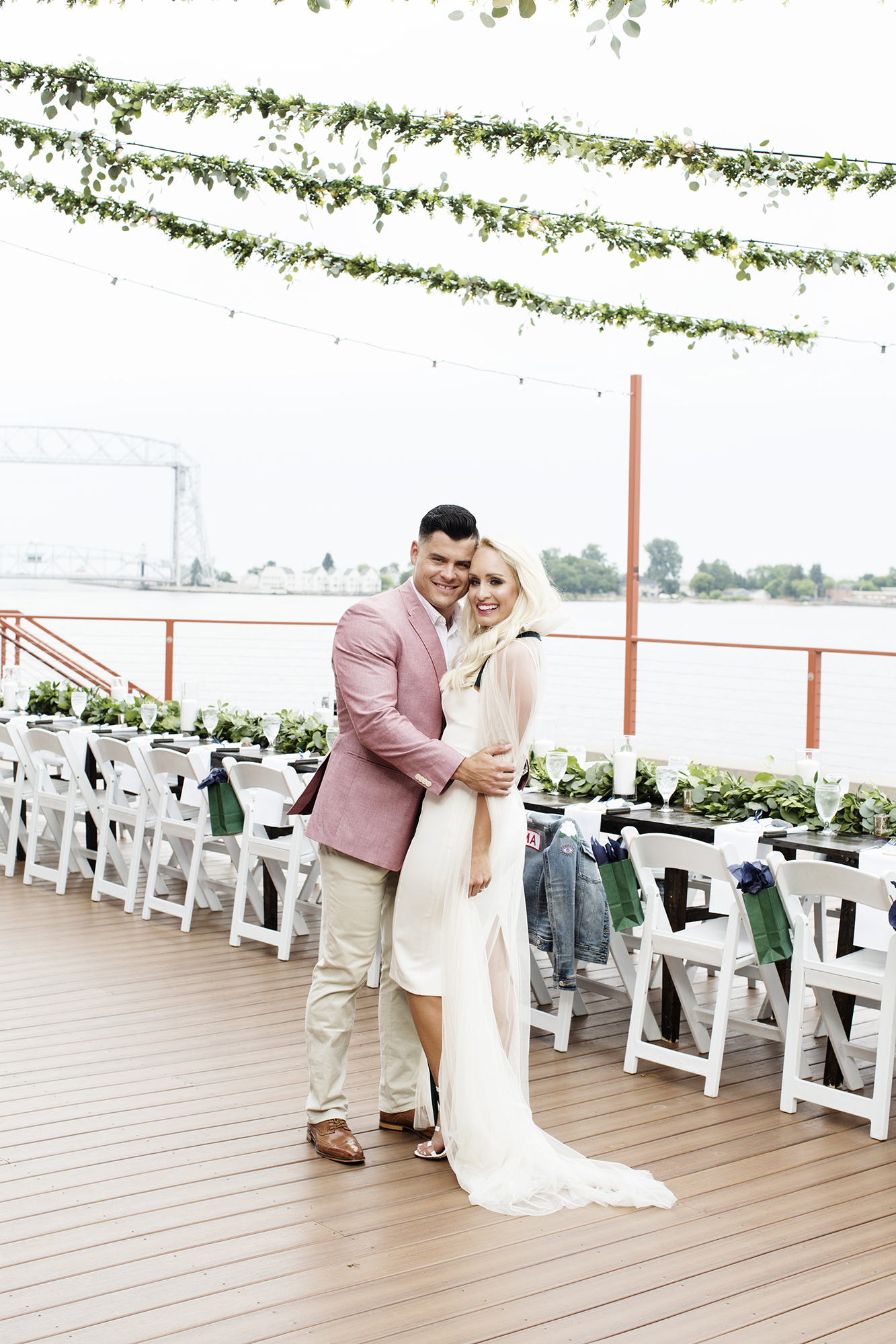 Pier B Resort Wedding Duluth, MN | Photography by Photogen Inc. | Eliesa Johnson | Based in Minneapolis, Minnesota