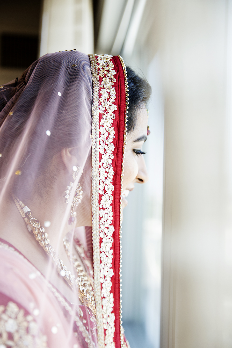 Indian Bride | Minneapolis Wedding Photos | Photography by Photogen Inc. | Eliesa Johnson | Luxury Wedding Photography Based in Minnesota