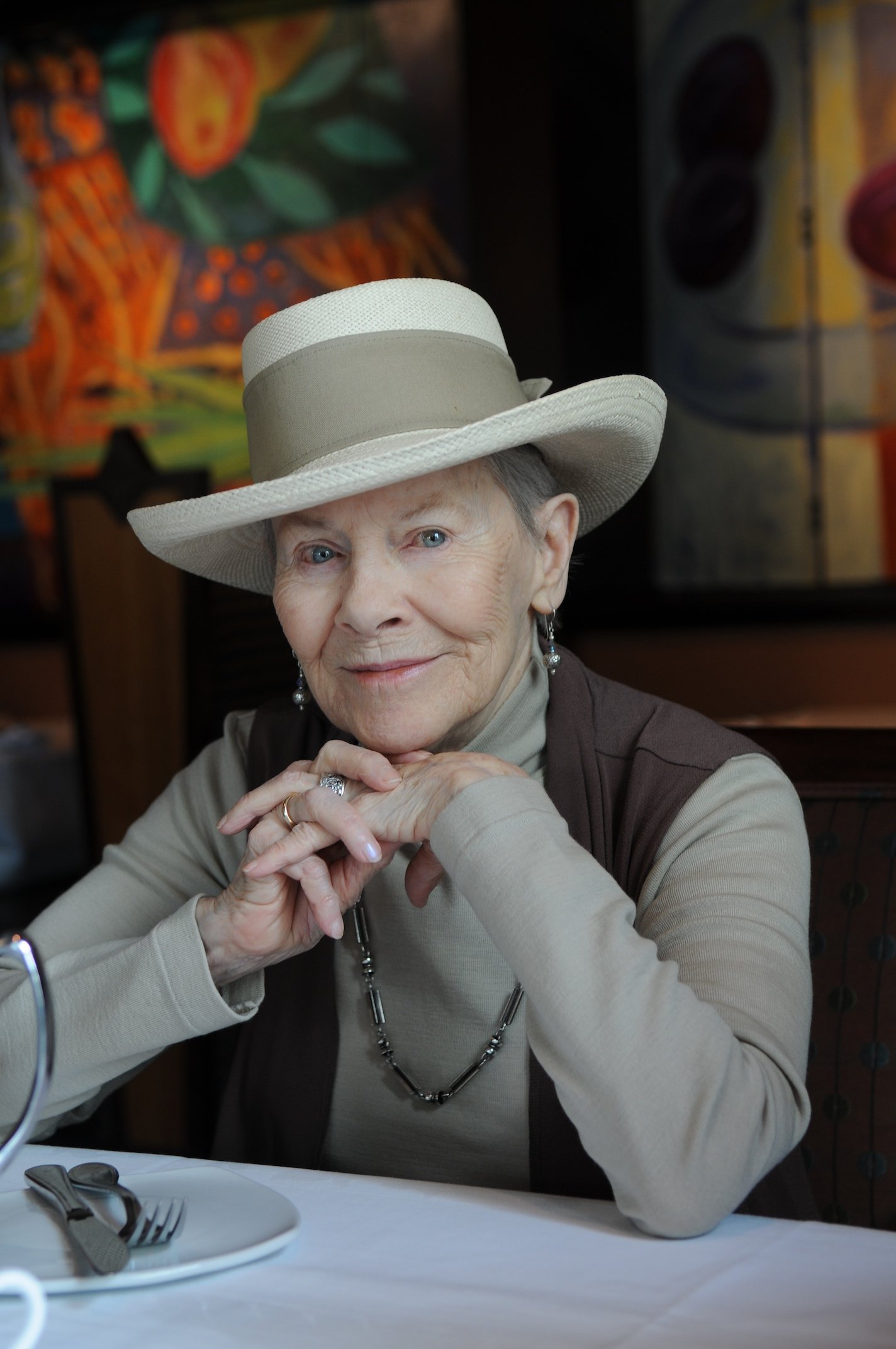 Jini folded hands.jpg