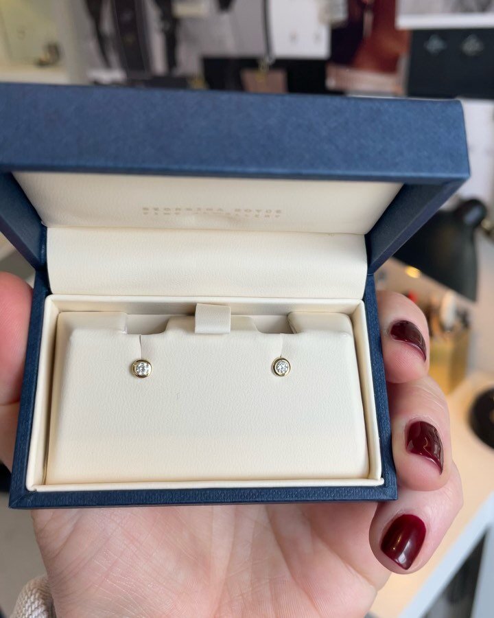 A pair of Prime studs from the Geo Collection off into the wild.  I wear these stacked up my ears with an all diamond Morse stud every single solitary day - my uniform! #rtw #rtwjewellery #diamondstuds #studs #studearrings #diamondearrings #ruboverse