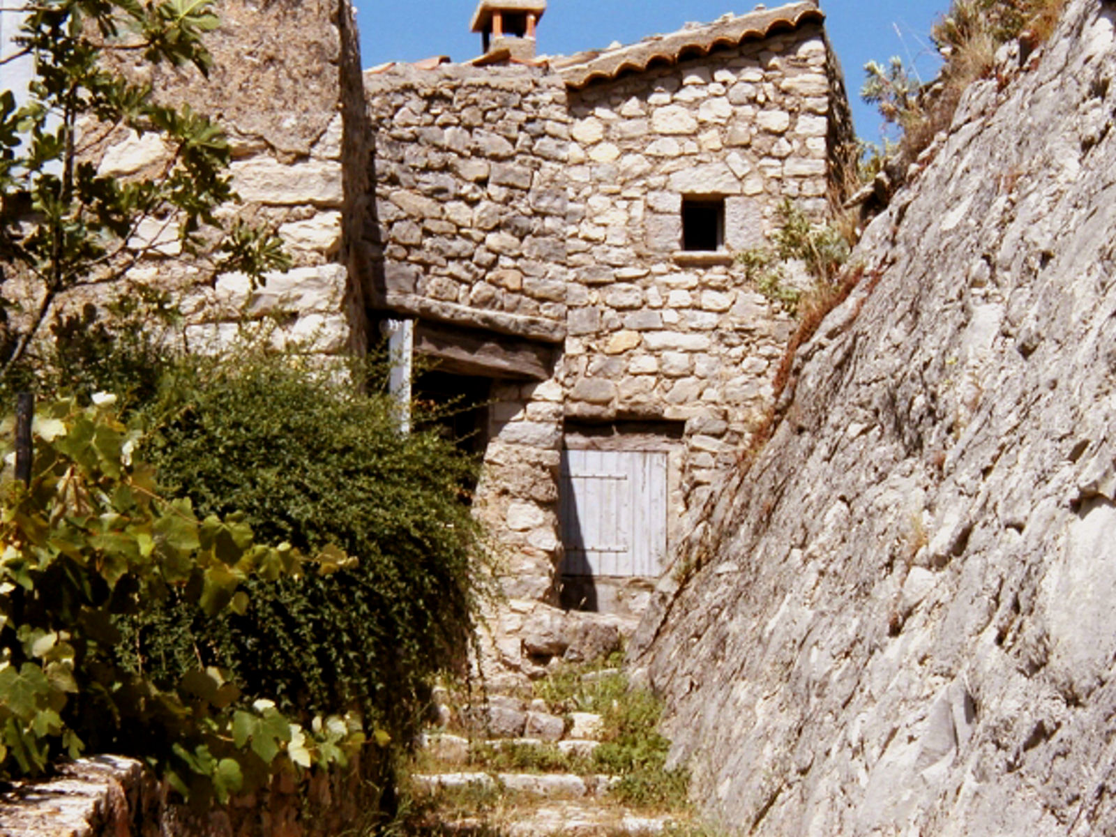 Simiane a village made of secret corners.1.2.jpg